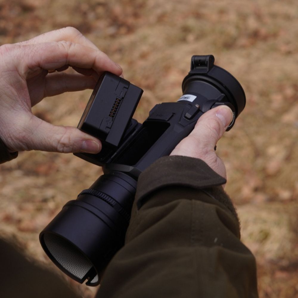 Hikmicro | Thunder 2.0 TE19C Smart Thermal Clip-On w/ Free Scope Adaptor (40A, 50A, 56A, or 62A) - 2.5x 19mm 35mK 256x192px 12µm