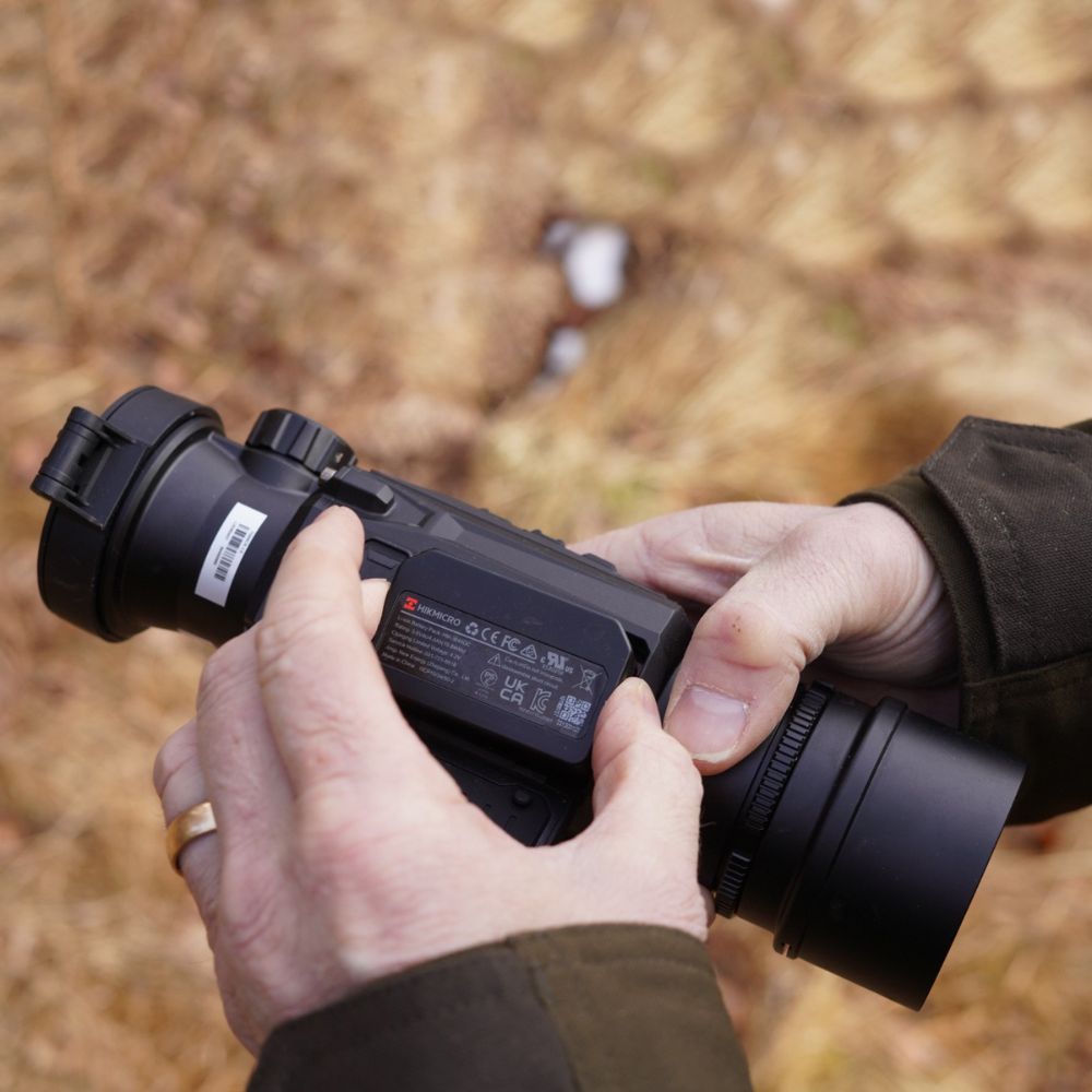 Hikmicro | Thunder 2.0 TE19C Smart Thermal Clip-On w/ Free Scope Adaptor (40A, 50A, 56A, or 62A) - 2.5x 19mm 35mK 256x192px 12µm