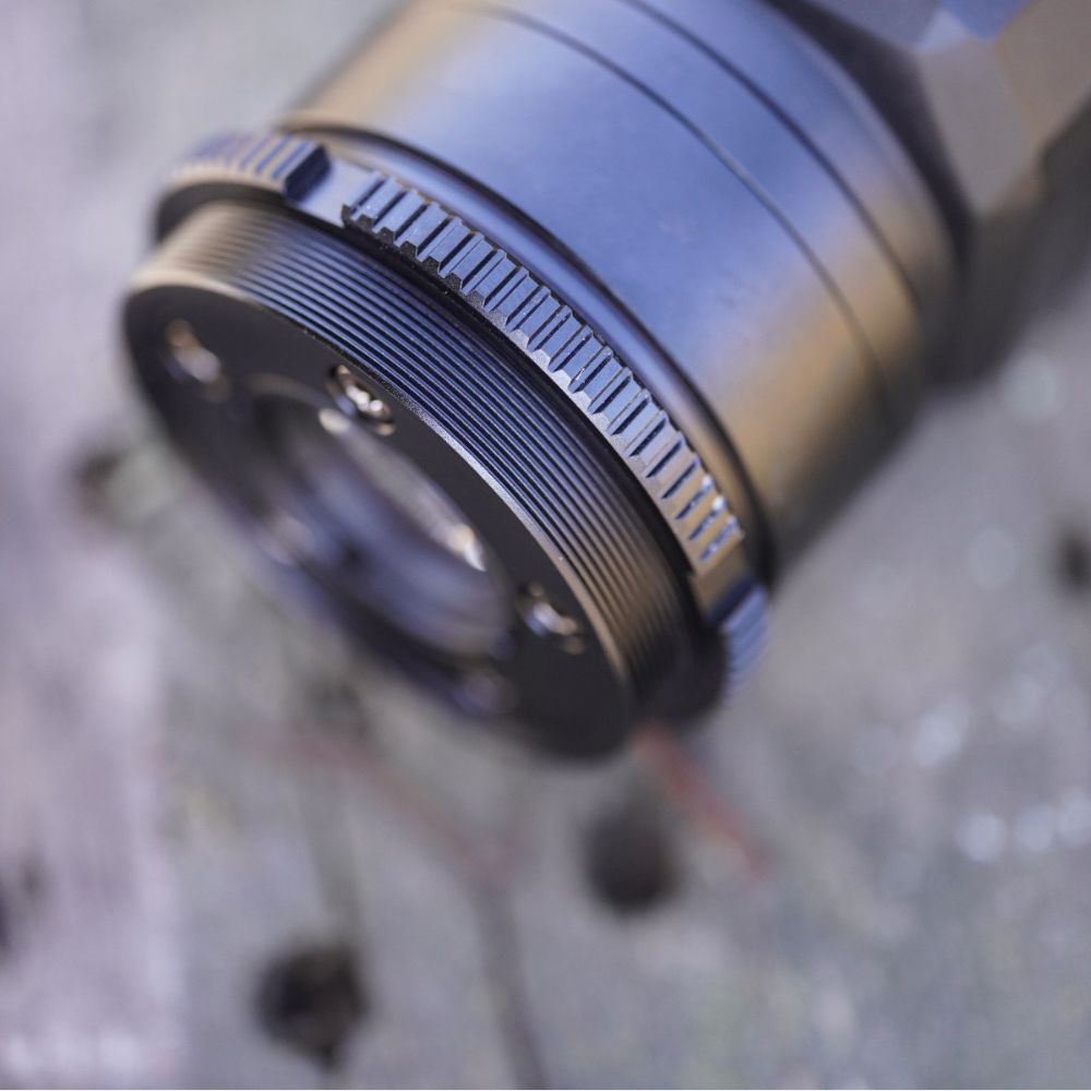Hikmicro | Thunder 2.0 TE19C Smart Thermal Clip-On w/ Free Scope Adaptor (40A, 50A, 56A, or 62A) - 2.5x 19mm 35mK 256x192px 12µm